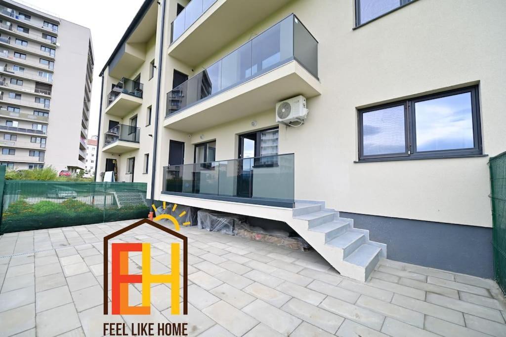 Flh - Just 5 Apartment Selimbar Luaran gambar