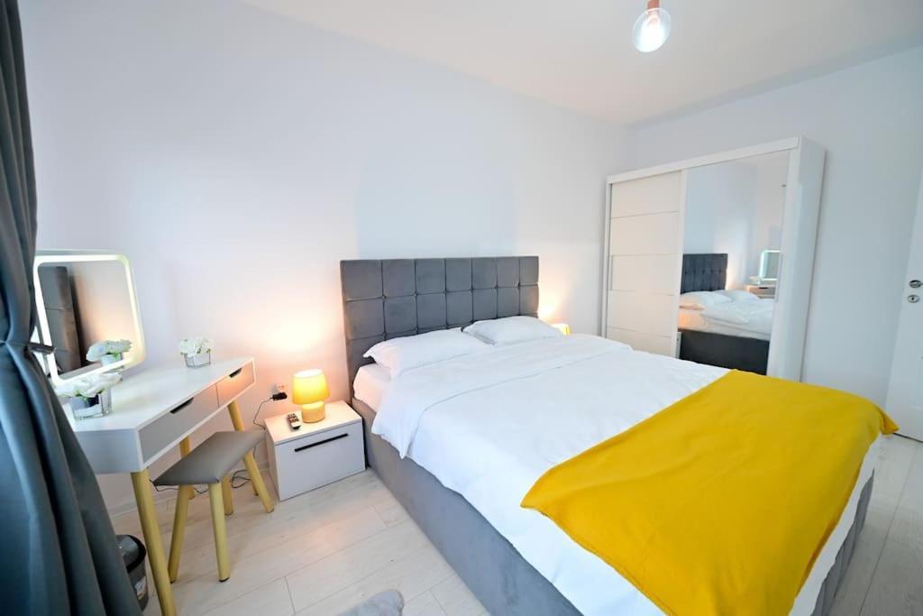 Flh - Just 5 Apartment Selimbar Luaran gambar