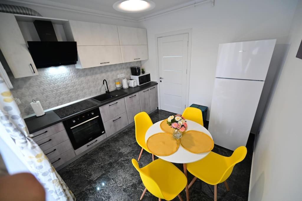 Flh - Just 5 Apartment Selimbar Luaran gambar